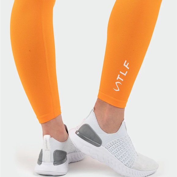 TLF Sculpt Seamless Scrunch Butt Leggings - Picture 4 of 8